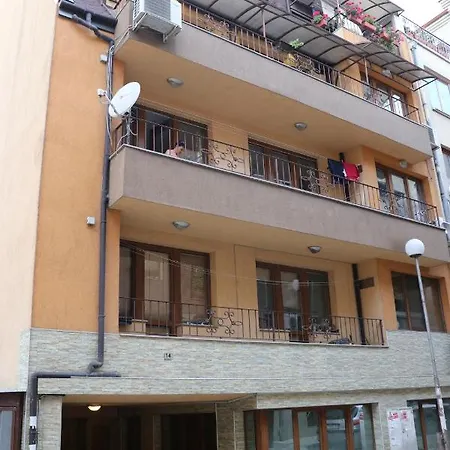 Apartment Moni *